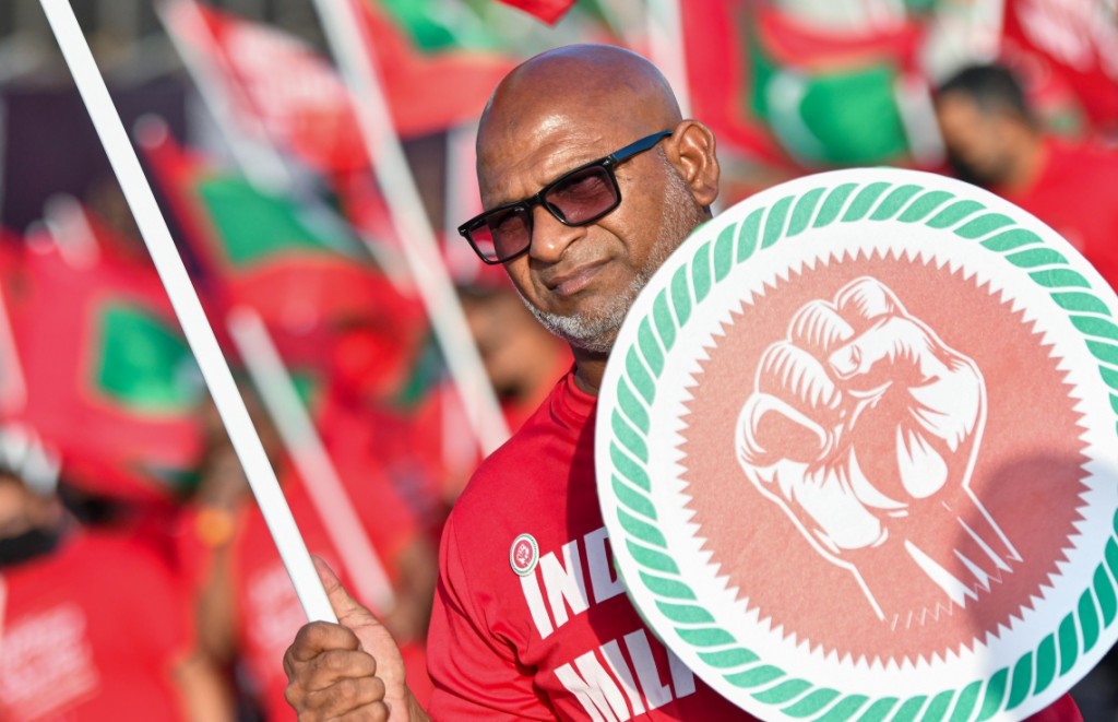 India in Samadh deport kohllaifi, raajje gennaane kamah buni flight ves jahssaifi