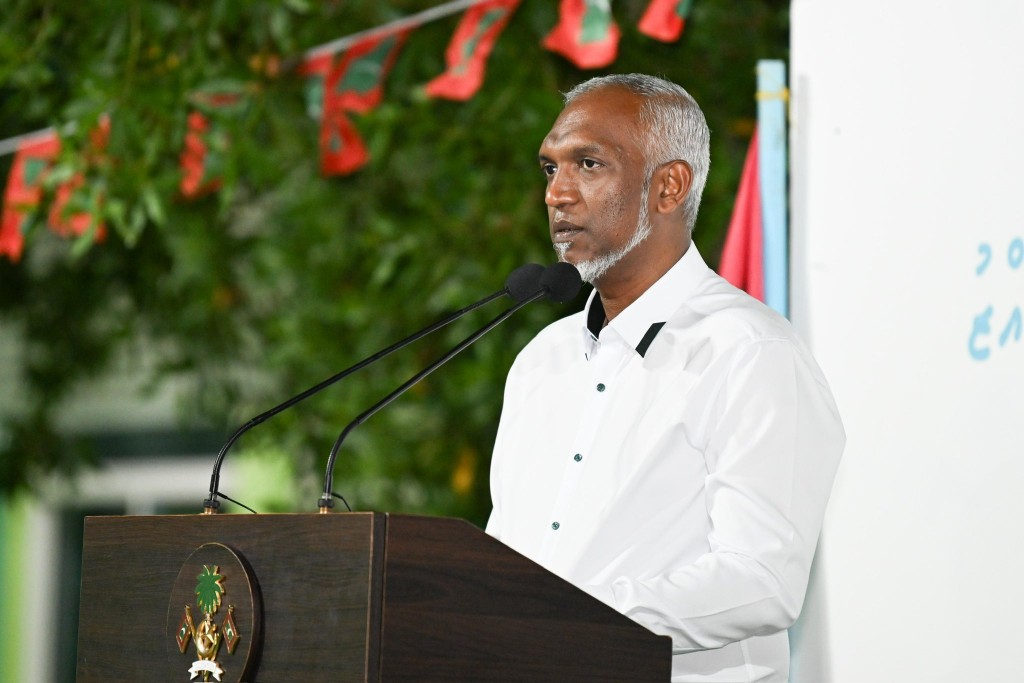 Raajjeyge siyaadhathah ihuthiraamu kuraa gaumuthakaa dhushman kameh noannaane, onnaanee ekuverikan: Raees