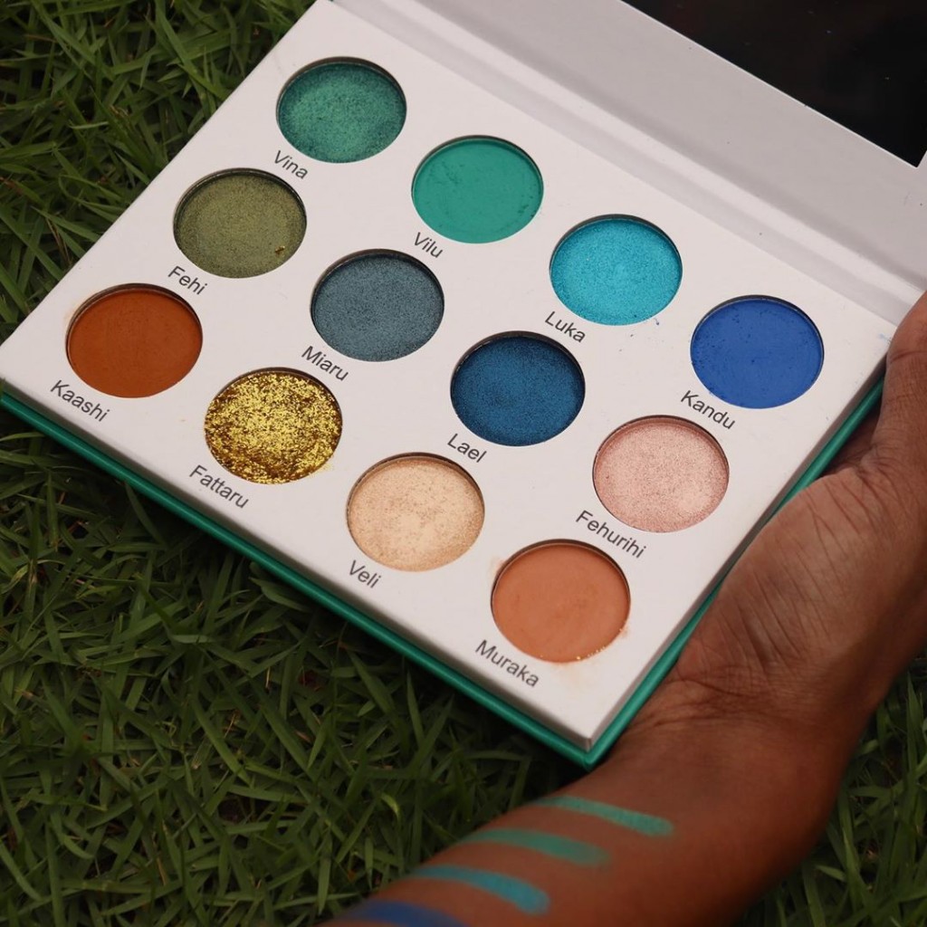 Komas beautyge moodhu palette: Raajje ge amihla makeup brand ehge furathama eyeshadow palette!