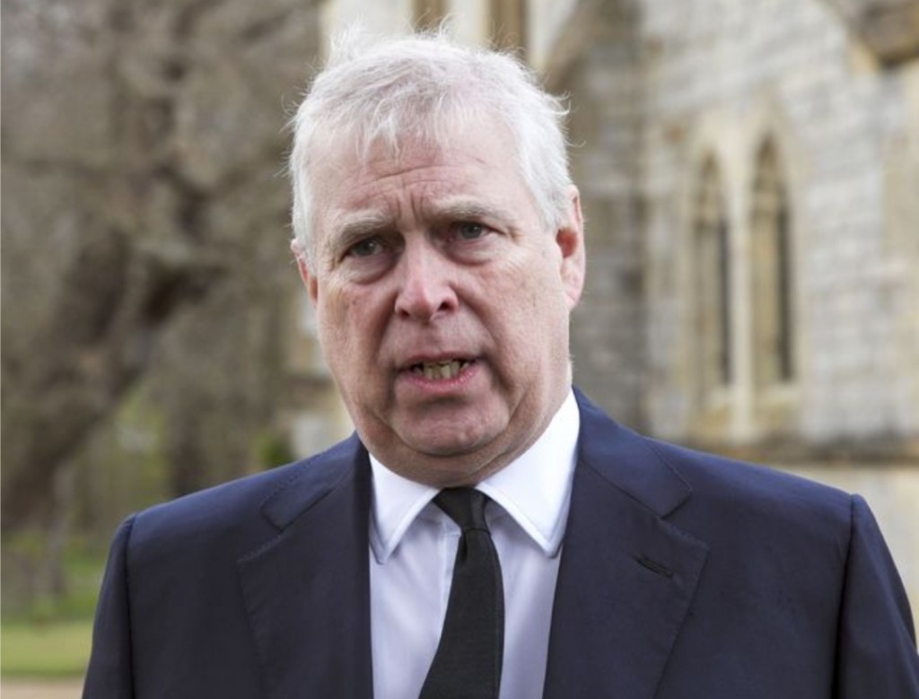 Raanee avahaaraveemaa ekamanaage dhevana dharikalun prince Andrew magumathivanee!
