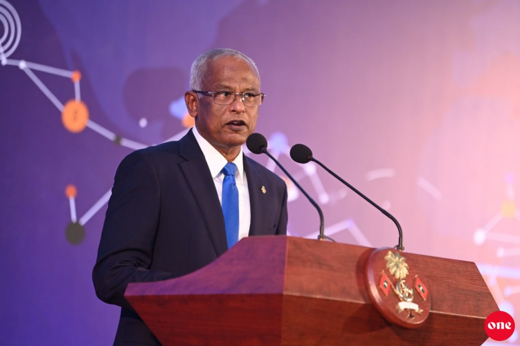 Mihaaru imaaraaiy kuraa flat thakun customs muvazzafunnah flat dheynan: Raees
