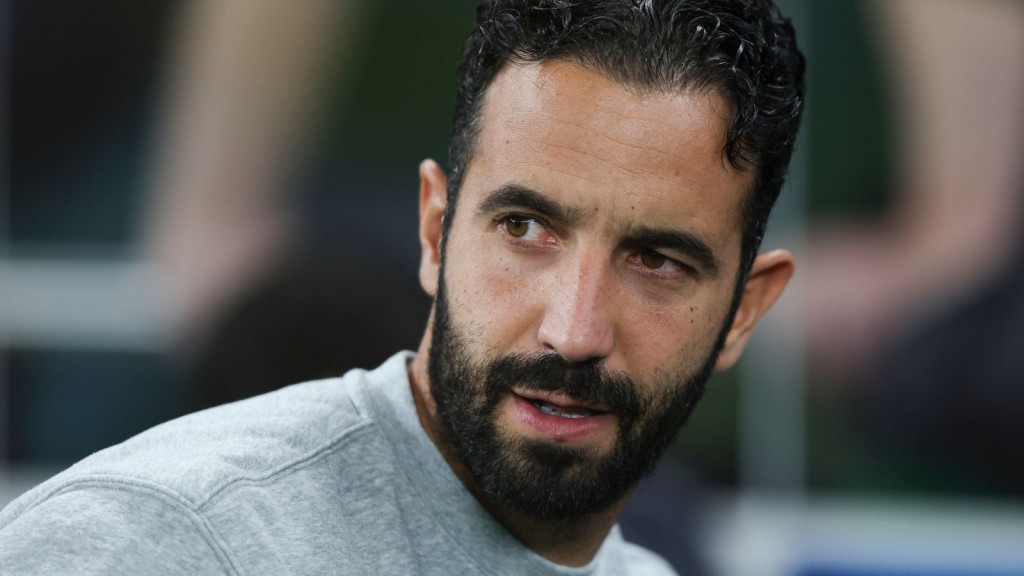 United in aa coach Amorim gendhanee 10 million Euro dhakkaafai