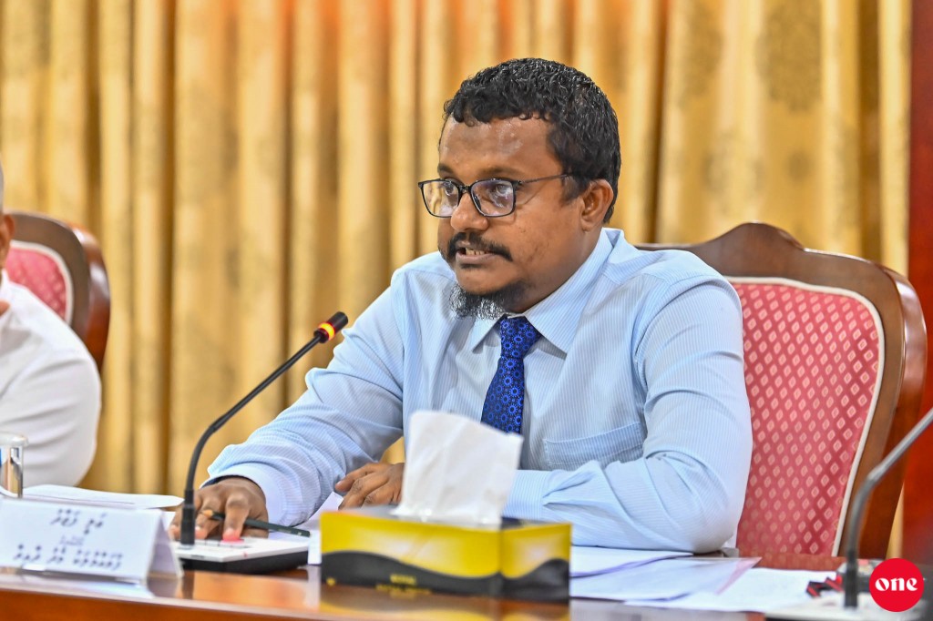 Bandaaranaibu office ge vakeelun sirru hifahattan majubooruvaa gothah gaanoonah islaahu thakeh 