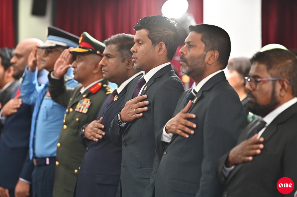 One photo: Huravee dhuvahuge rasmee jalsaa