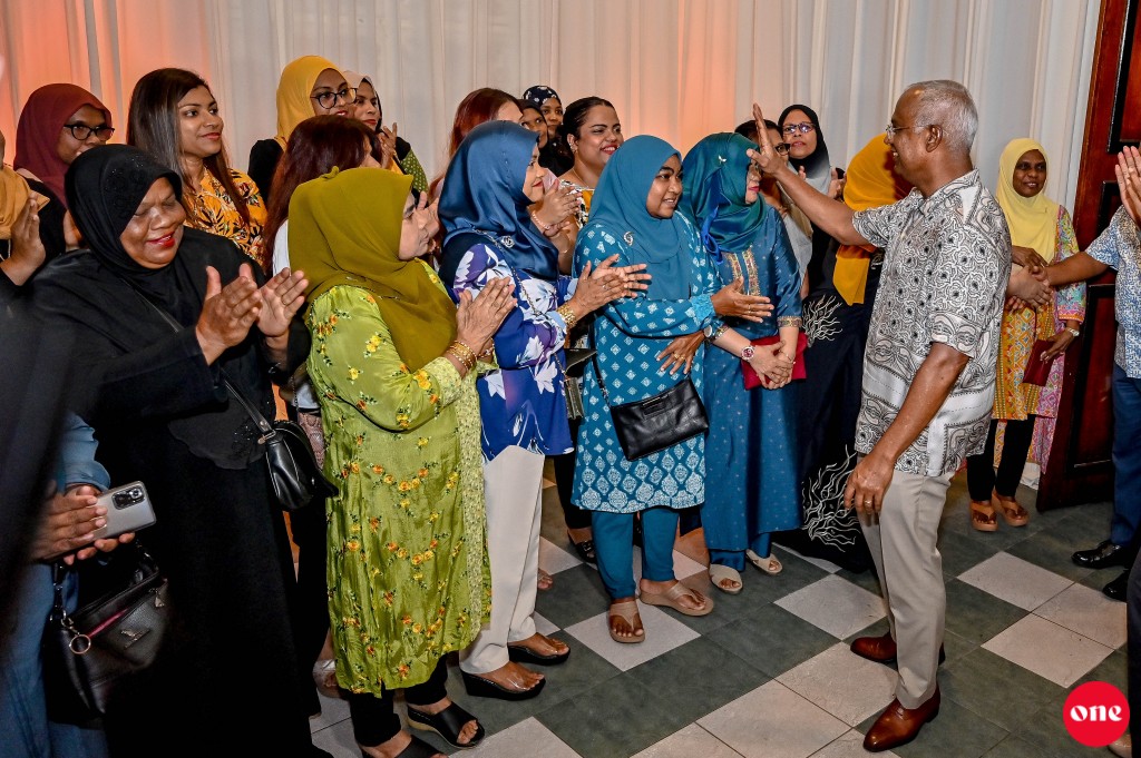 One Photo: Raees Solih Male' ge rayyithun aa bahdhalu kurehvun