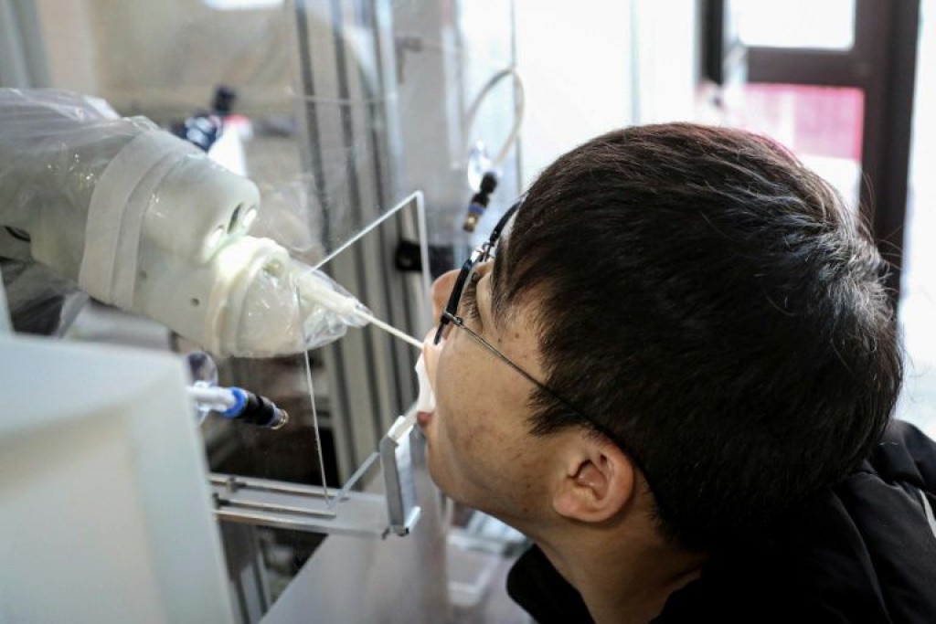 China gai Covid sample negumah Robot inn