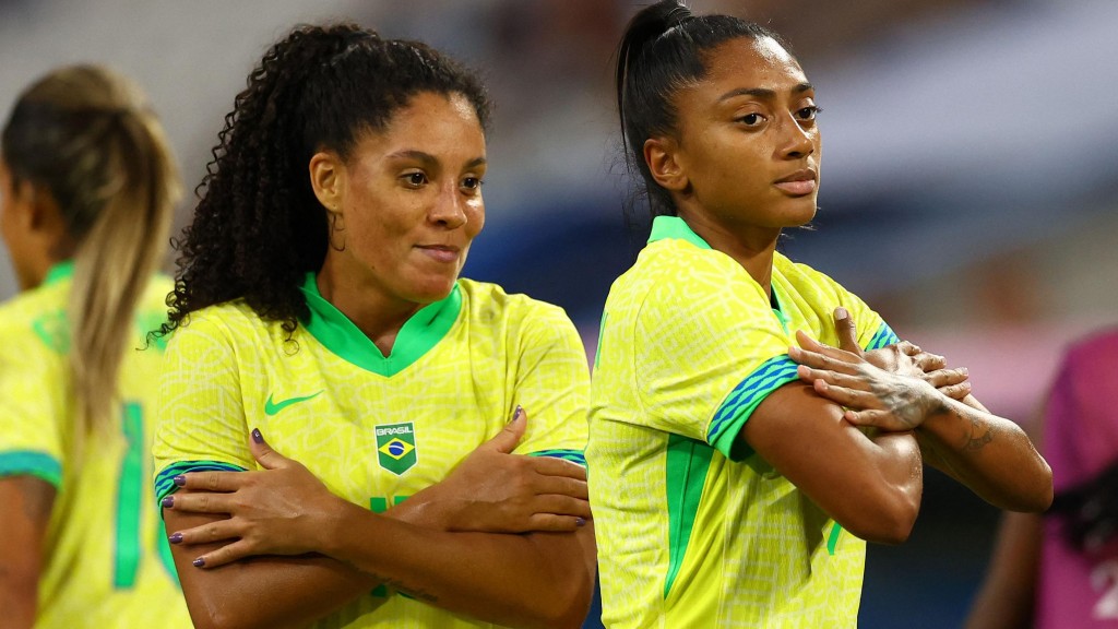 Dhuniyeyge champion Spain sissuvaalai, Brazil anhen final ah