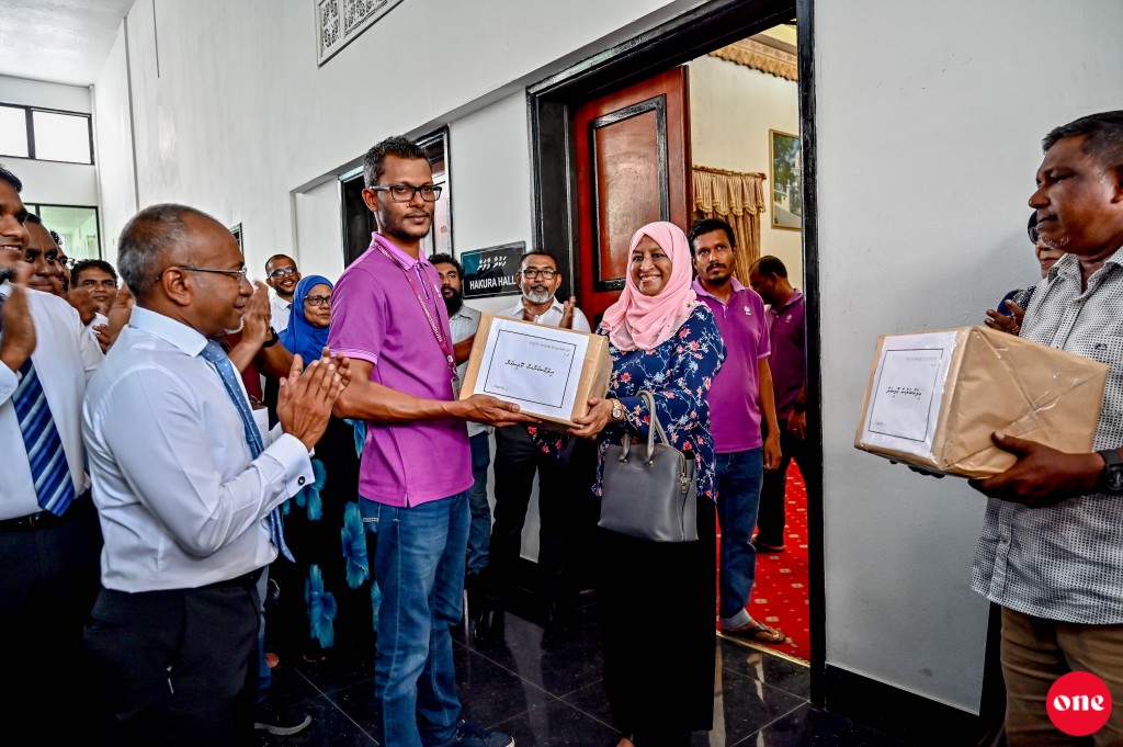 One Photo: The democrats ufahdhan form hushahelhun