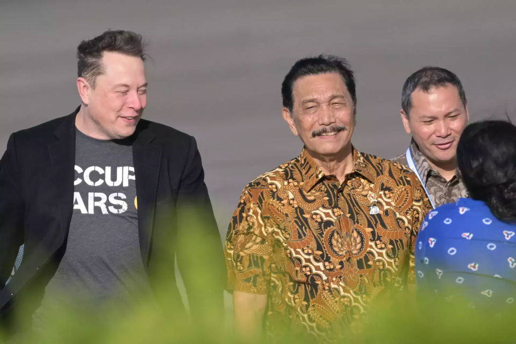 Musk arrives in Indonesia for planned Starlink launch