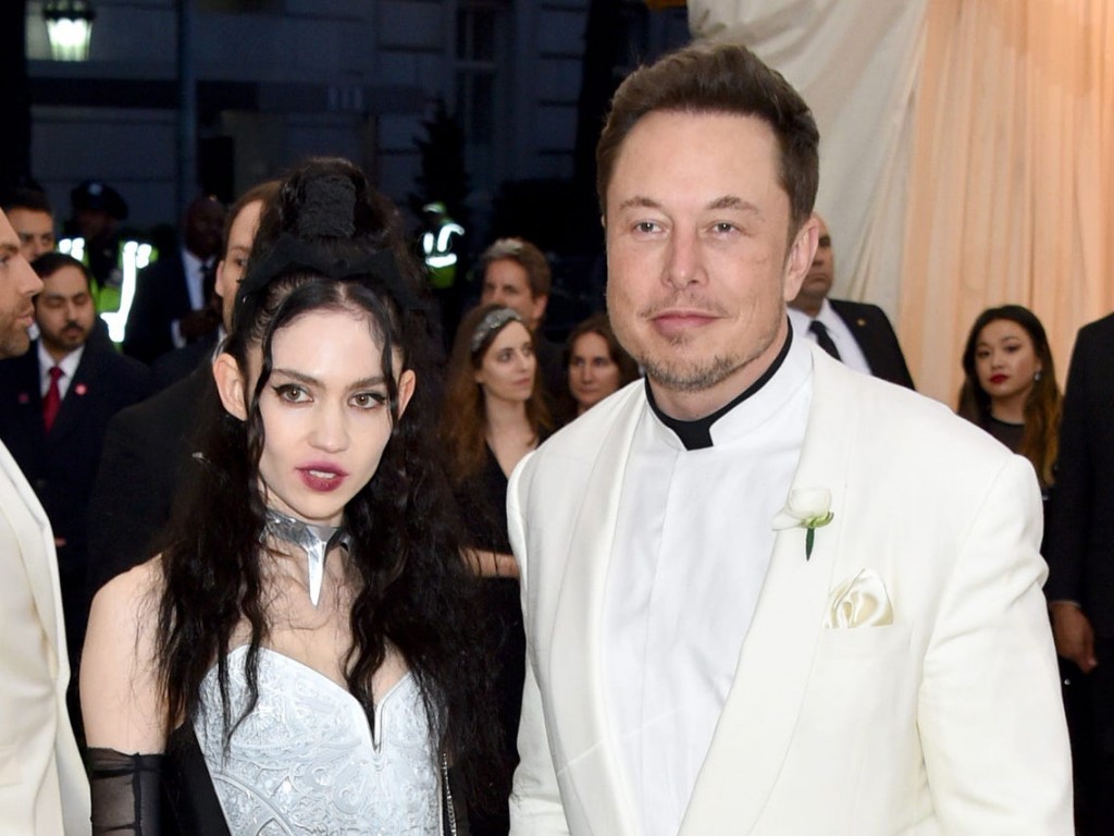 Elon Musk aai Grimes ah ithuru dhariaku libijje