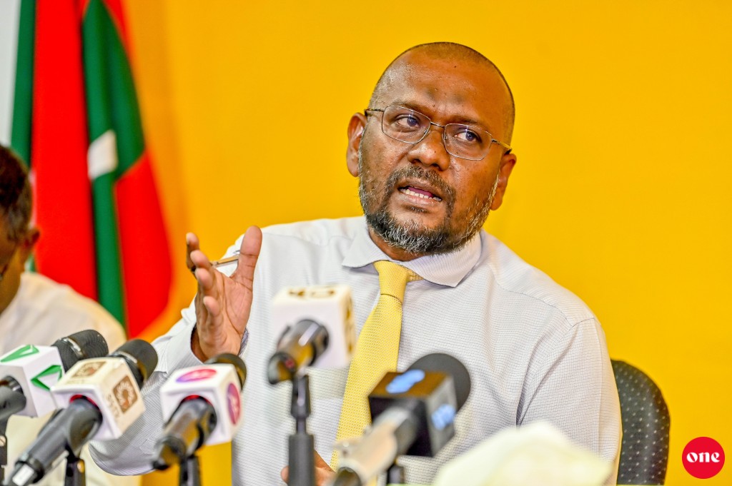 Democrats aa gulhen MDP in mihaathanah vakivee 900 ehhaa memberun: Fayyaz