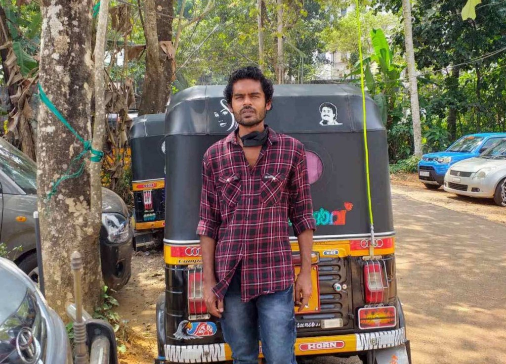 India inn gellunu dhivehi meehaa fenijje, eynaa ge haalu rangalhu
