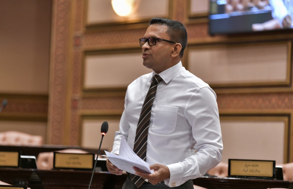 Huvai nukurevi thibi vakeekunnah kuru thamreeneh hingai, huvai kuruvan jehey gothah Majlis in faaskoffi