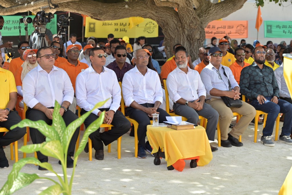 Raees Solih aa eku Aslam campaign ah Meedhoo ah vadaigenfi