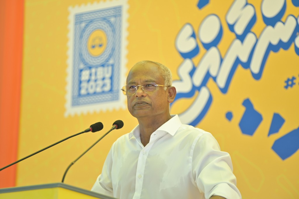 Rahthah dhookohlli goiy raeesge dhoofulhun, eh rashuge gothugai thin rah dhookoh, nudhey rashugai resort hadhaafai ebahuri