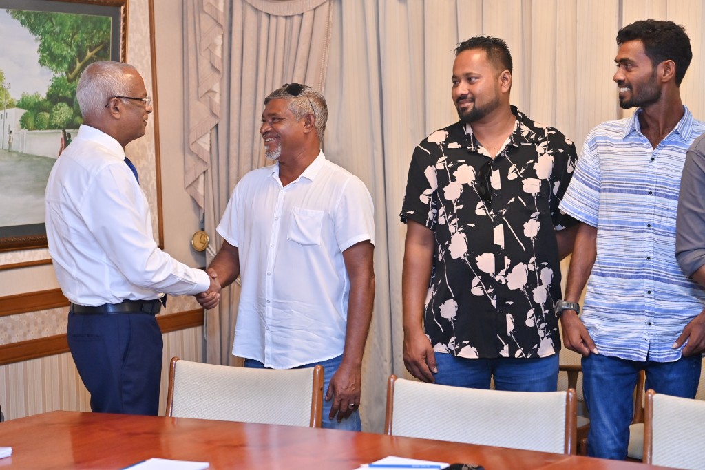 Masverikamuge dhaairaa tharahgee kuraanee iss keyolhunge mashvaraa aaeku: Raees