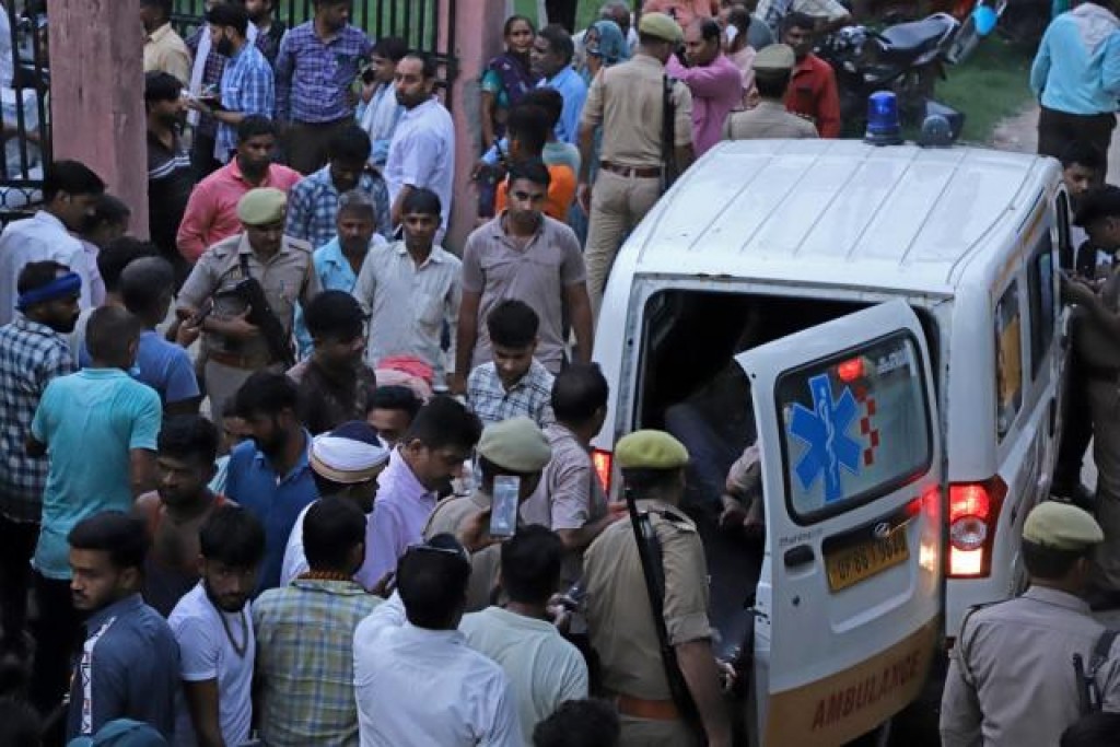 India gai dheenee ehvumehgai fithigen bayaku maruvi mahsala: ehvun inthizaamu kuri faraai hayyaru koffi