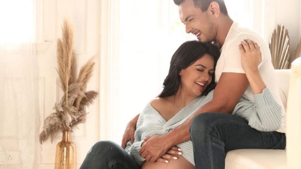 Aditya Narayan adhi Sweta Agarwal ah dhariyaku libenee