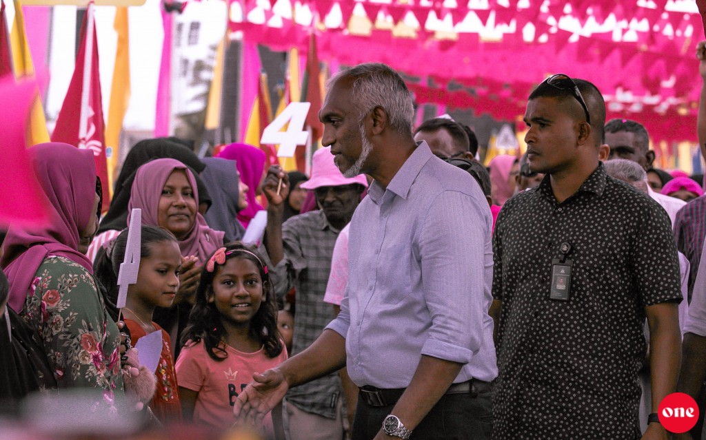 President departs on four-day trip to Baa Atoll