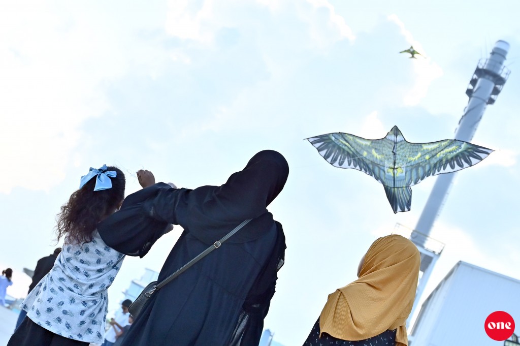 One Photo: Roadha kuru kuran gudi eruvun