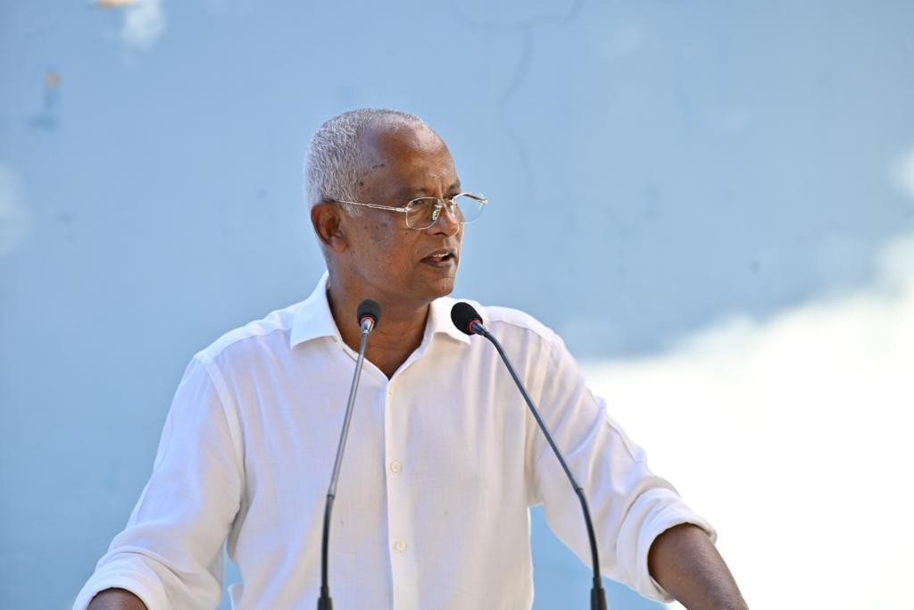 Siyaasee halaboli kamuge therein dhaulathuge 3 baaruge verin dhuruvaan jehey: Raees