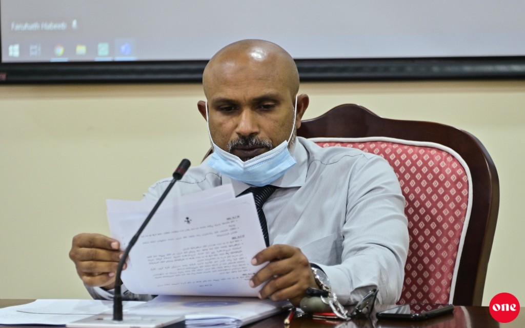 Muslimakah kaafarekey bunun kushakah hadhan Hisaan hushahelhuhvvi bilah thaaeedheh nukuran: Saneef