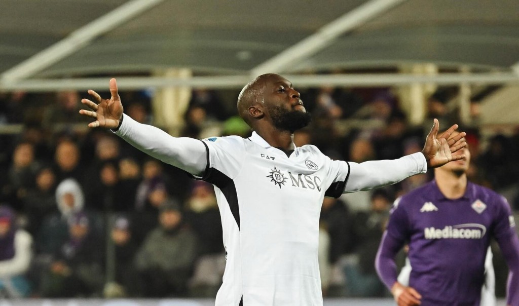 Lukaku aai MacTominay ge goal thakaa eku Napoli enburi 1 vana ah
