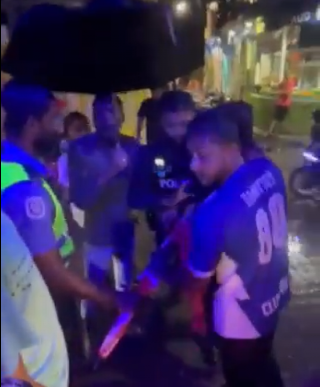 2 fuluhakah valhin biru dhekki massala ehgai 3 meehaku hayyaru kohfi