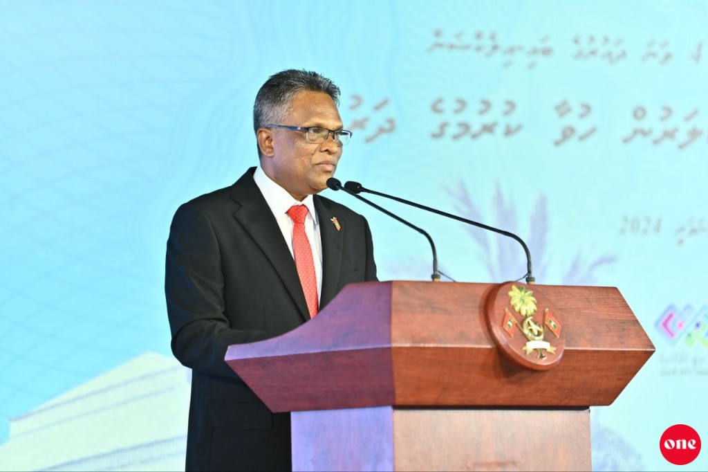 Sarukaaraa koalhen furusatheh nudheynan, masahkaiy kuraanee gulhigen: Azim