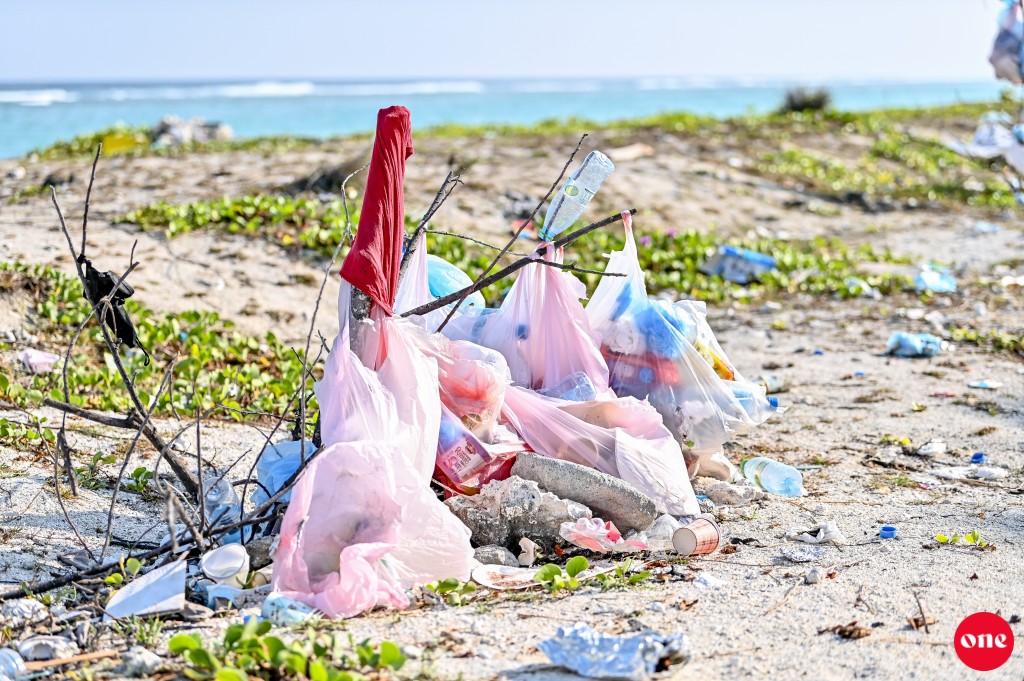 Komme plastic kothalhakun 2 rufiyaa nagaa bill thasdheegu kohfi