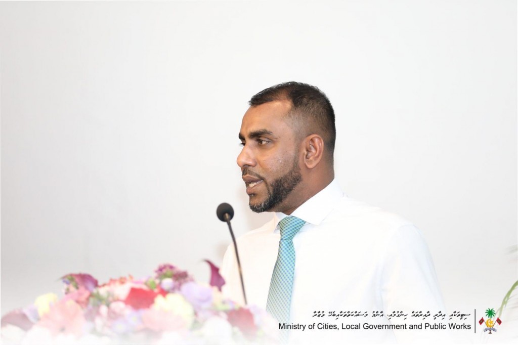 Tourism ah thanthan dhookuran Raees ofeehuge huddha hoadhan nujehey gothah gaanoonu islaahu kuranee