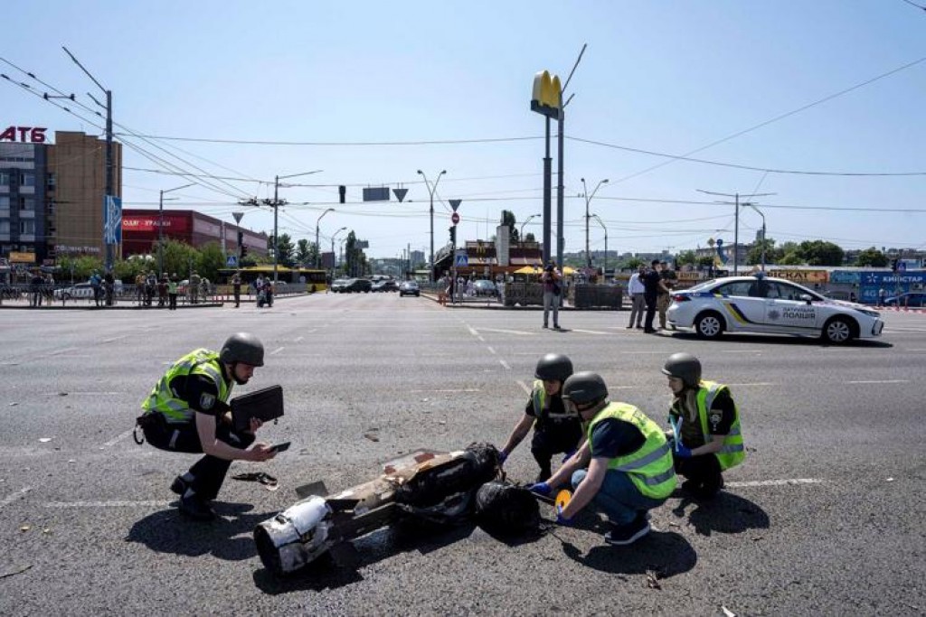 Russia ‘changes tactics’ and hits Kyiv with daytime missile attack