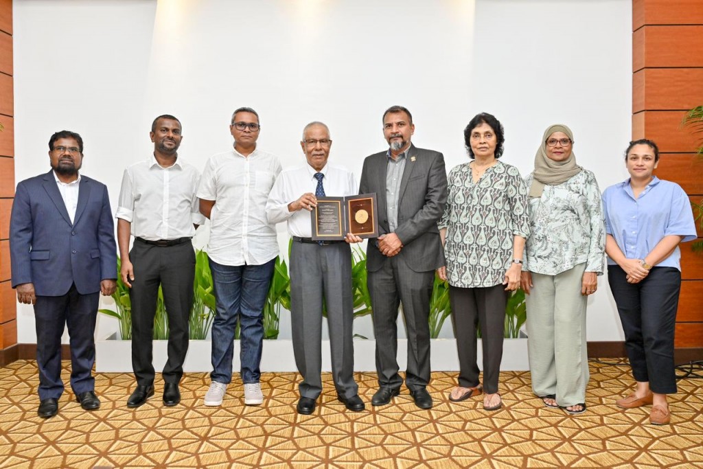 Fathuruverikamuge sinaa'athah MU Maniku kohdhehvi hidhumathuge agu SATA in vazankohffi