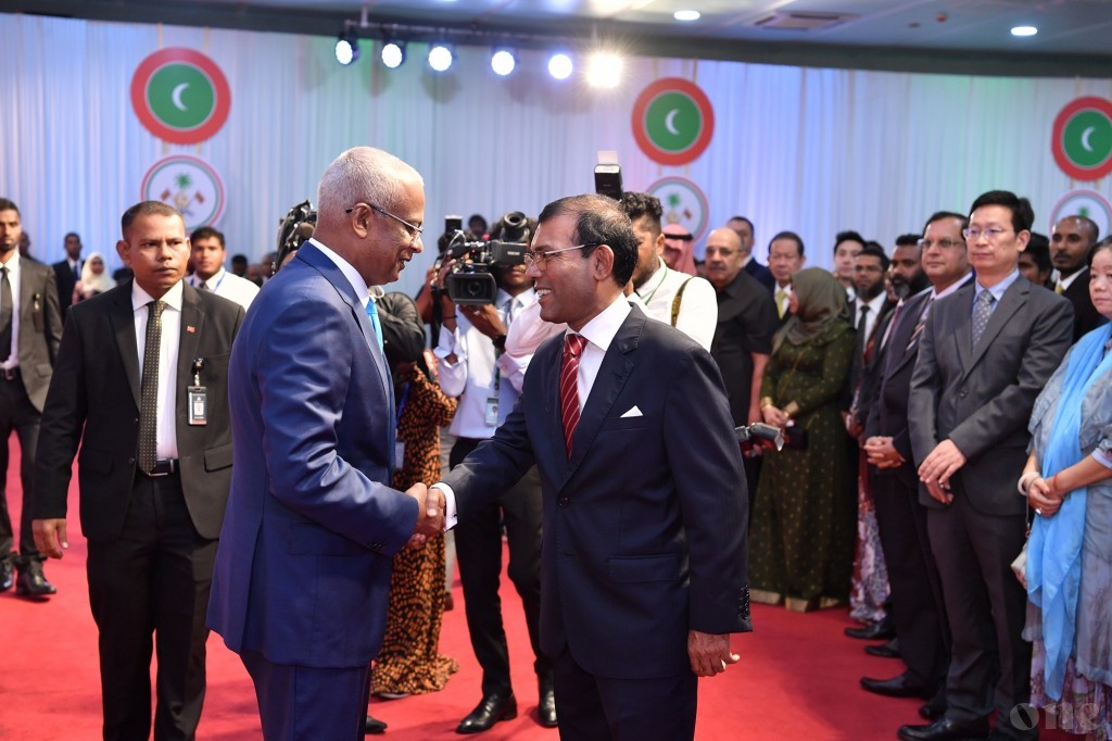 President ratifies amendment allowing former President Nasheed to run for the presidency
