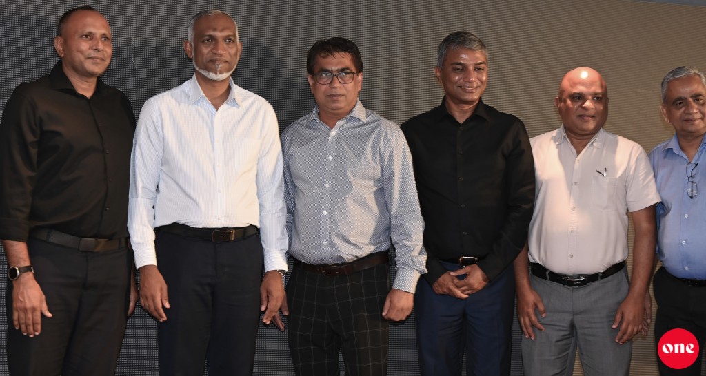 Raees, budha dhuvahu viyafaariverinnaa bahdhalu kurahvanee 