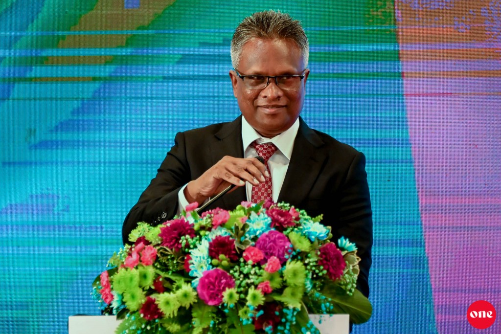 Massaikaiy kohfaivaanee adhi massaikaiy kuraanee ves vaki fikureh belumeh nethi: Azim