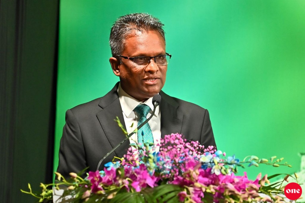 Male ge ithuthisaas thereygai Uthuruthilafalhaai, Giraavarufalhu adhi Gulhifahu himenuma Azim edhivadaigenfi
