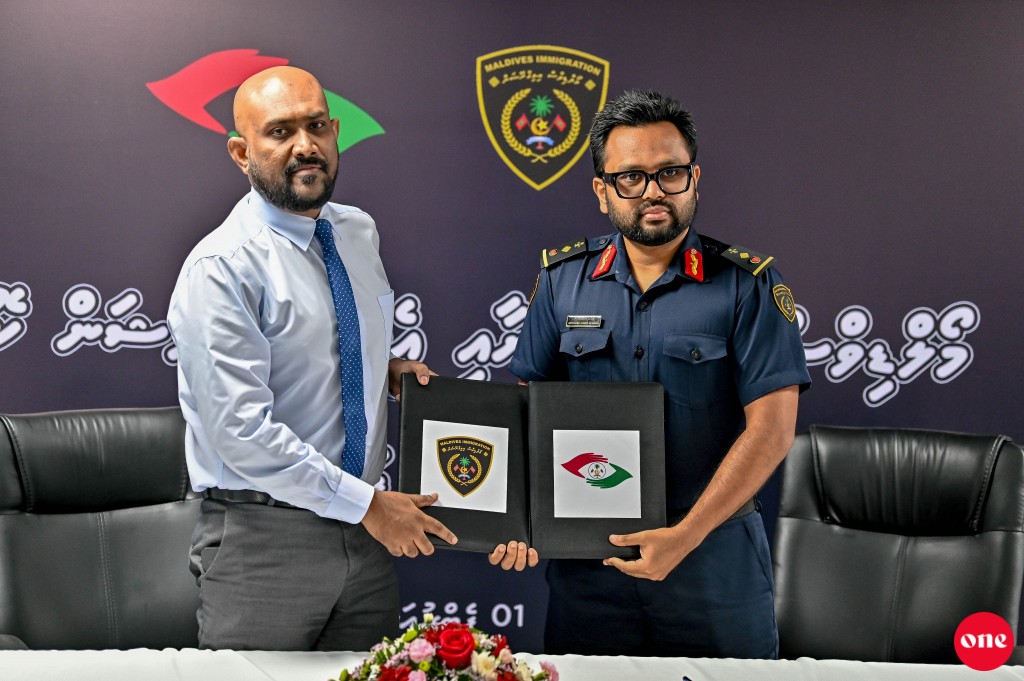 ACC ge thahugeegu thakah Immigration ge database thah beynun kurumuge huhdha dheefi