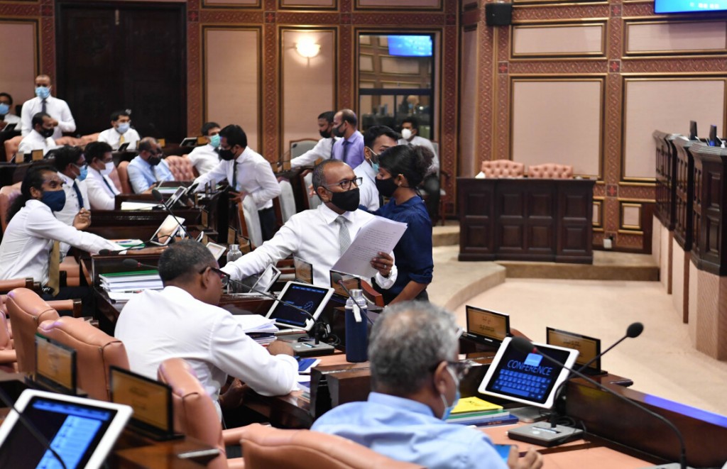 Adheeb ge mahssalathah beyrukohllehvvi gaazeege mahssala JSC in balaidhinun edhi Majileehah hushahalhaifi