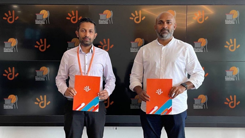 Dhiraagu signs on as Digital Partner for Maldives Basketball Association