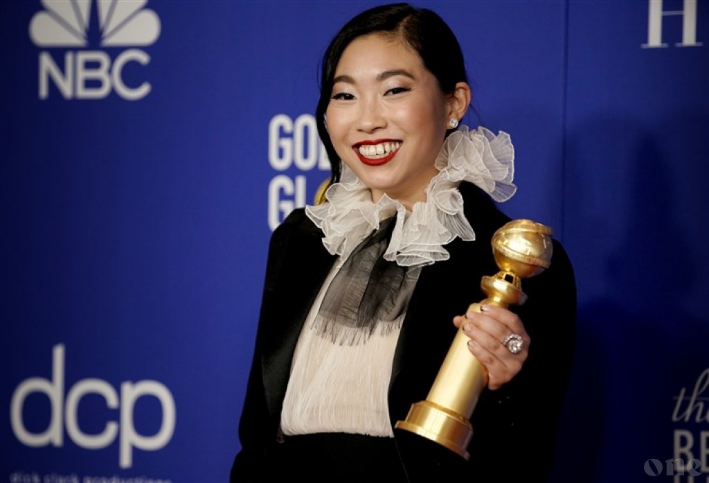 Awkwafina makes Golden Globes history