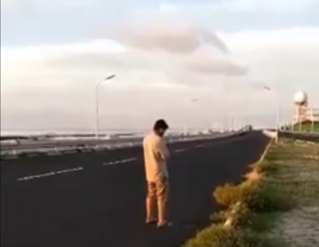 Accident akah fahu Sinamale' bridge aa gulhifaivaa highway gai meehaku namaadhu kuraa video eh