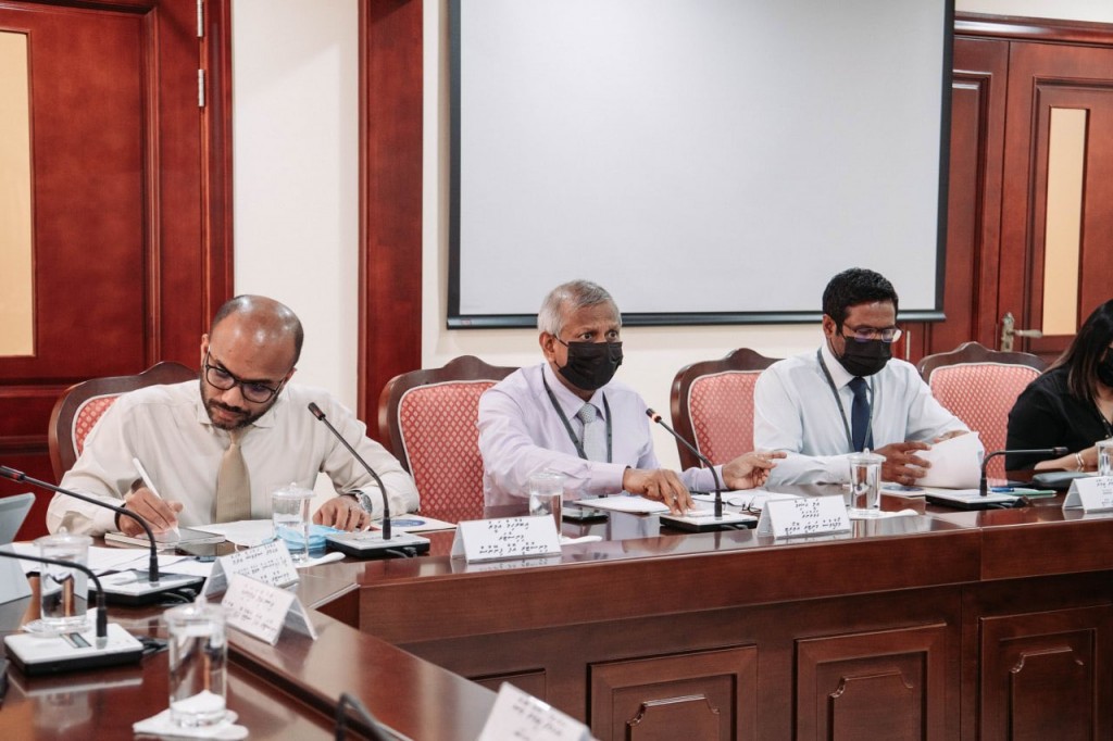 Faisaa chaapu kurevey adhadhu 2.5 billion ah kudakoh, muhdhathu ithuru kuran faaskohfi