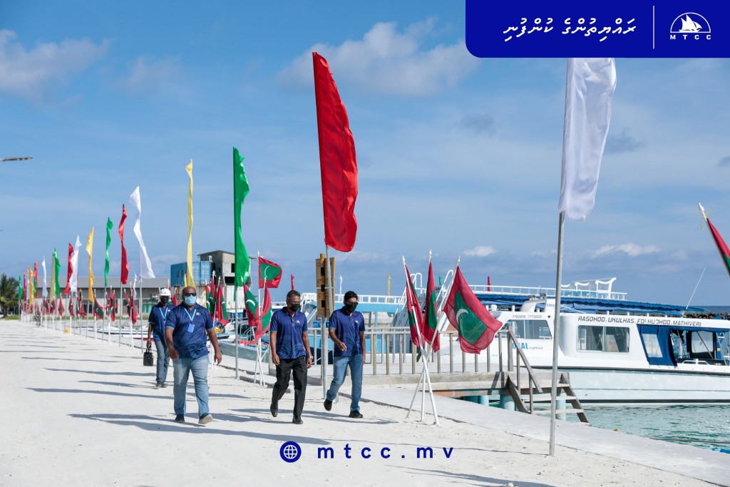 Ukulhahu b'ndharu mashroou anna aharuge January gai ninmaaleveyne: Azim