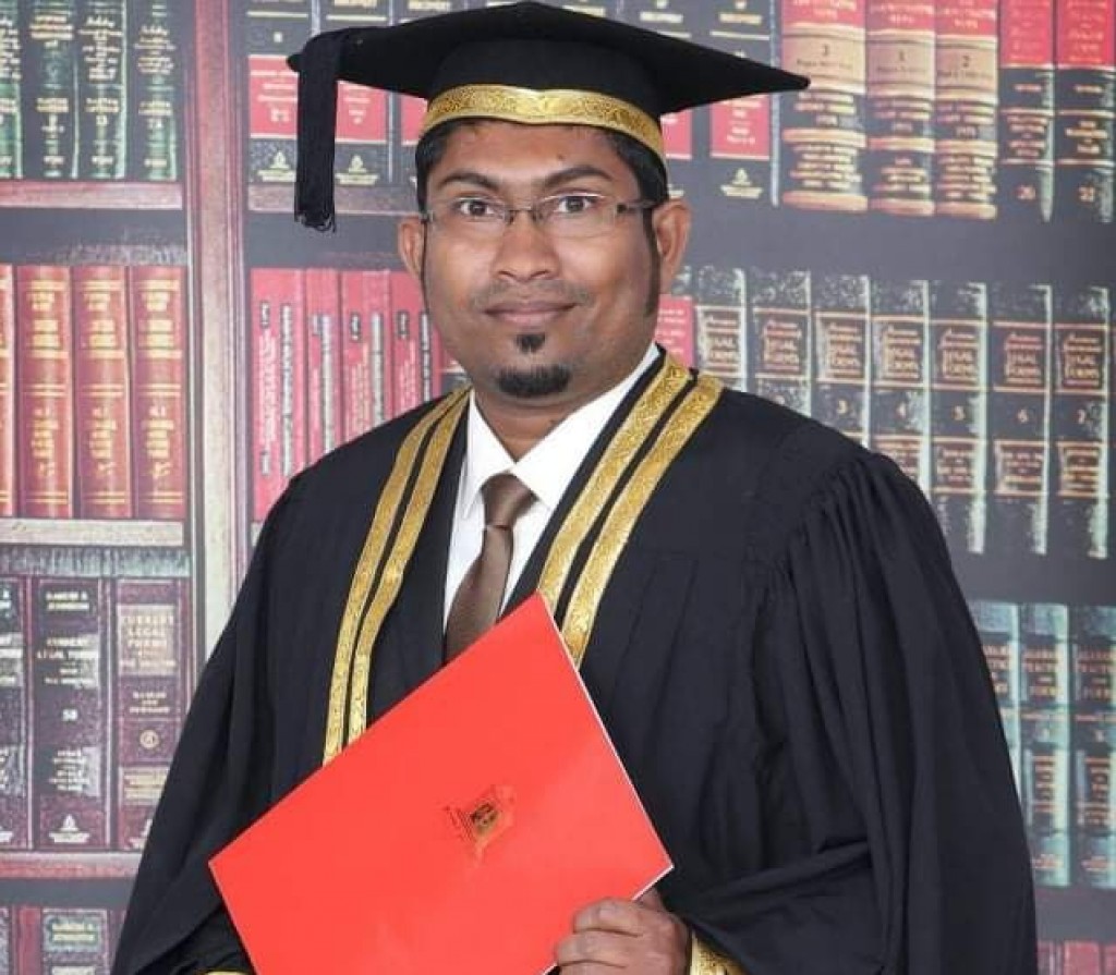 Raahjjeyge furathama firihen narus, narus kamuge thaareekhu badhalukohllumaa eku PHD aa dhimaa ah!