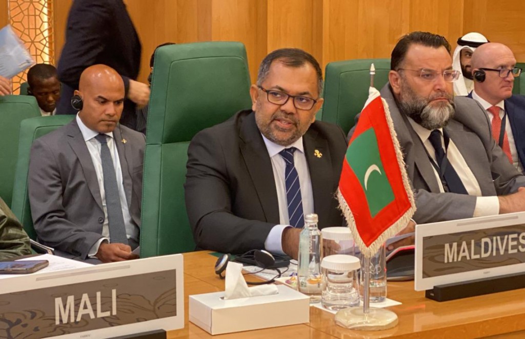 Palestine salaamaiy kureveynee bainalaguvaamee gaanoonu thanfeezu kohgen: Zameer