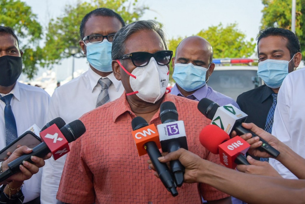 Raees Waheed 1000 rufiya in joorimanaa kohfi