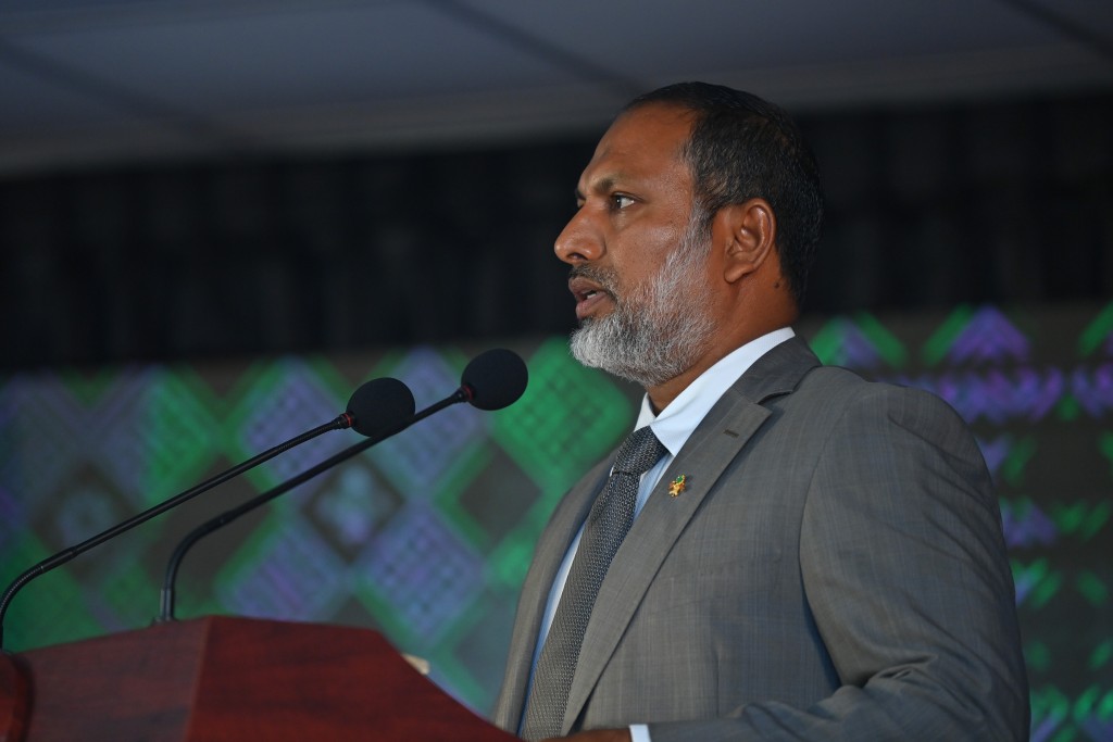 Jalugai gaidheennah aniyaaeh nukureveyne, ekan kuraa officerunnah furusatheh neiy: Imran