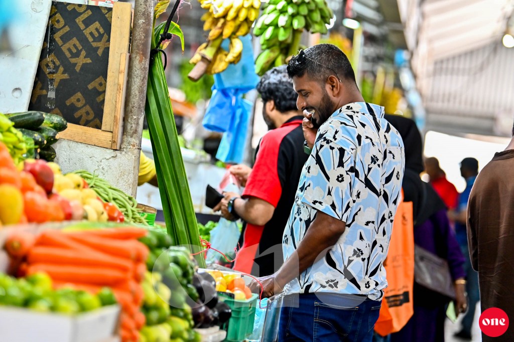 One Photo: Roadha mahaai halaboli market