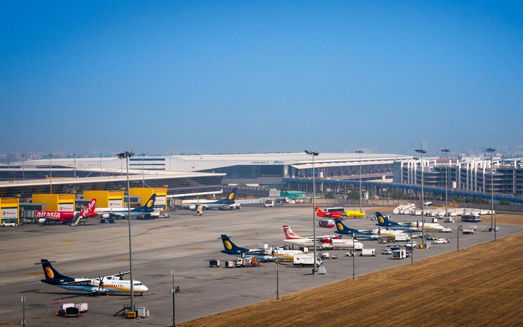 India bans incoming international flights for a week over virus